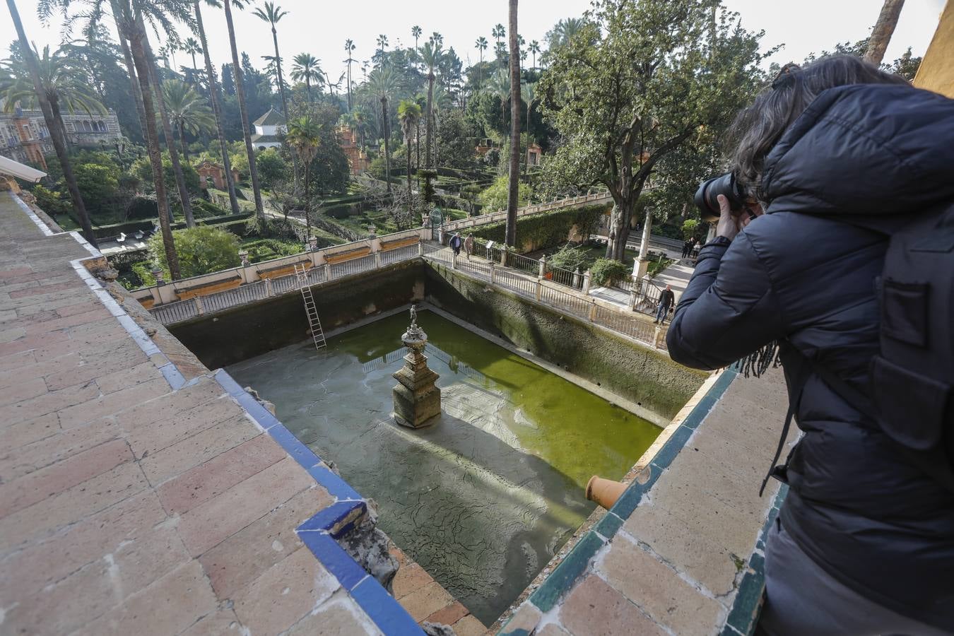 El alcalde aprovechó la visita para hacer balance de las obras de restauración llevadas a cabo en el Real Alcázar