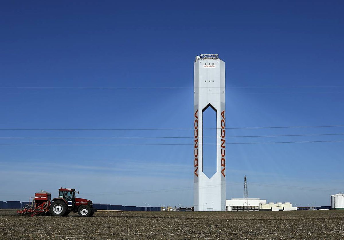 Rioglass se quedaRÍA con contratos de mantenimiento de plantas que eran de Abengoa Solar España
