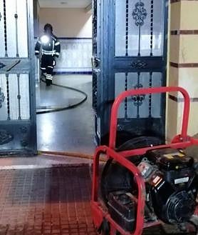 Imagen secundaria 2 - El incendio del Polígono Norte deja quince heridos