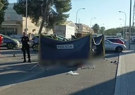 Muere un motorista en un accidente con un  coche en el Polígono Store de Sevilla