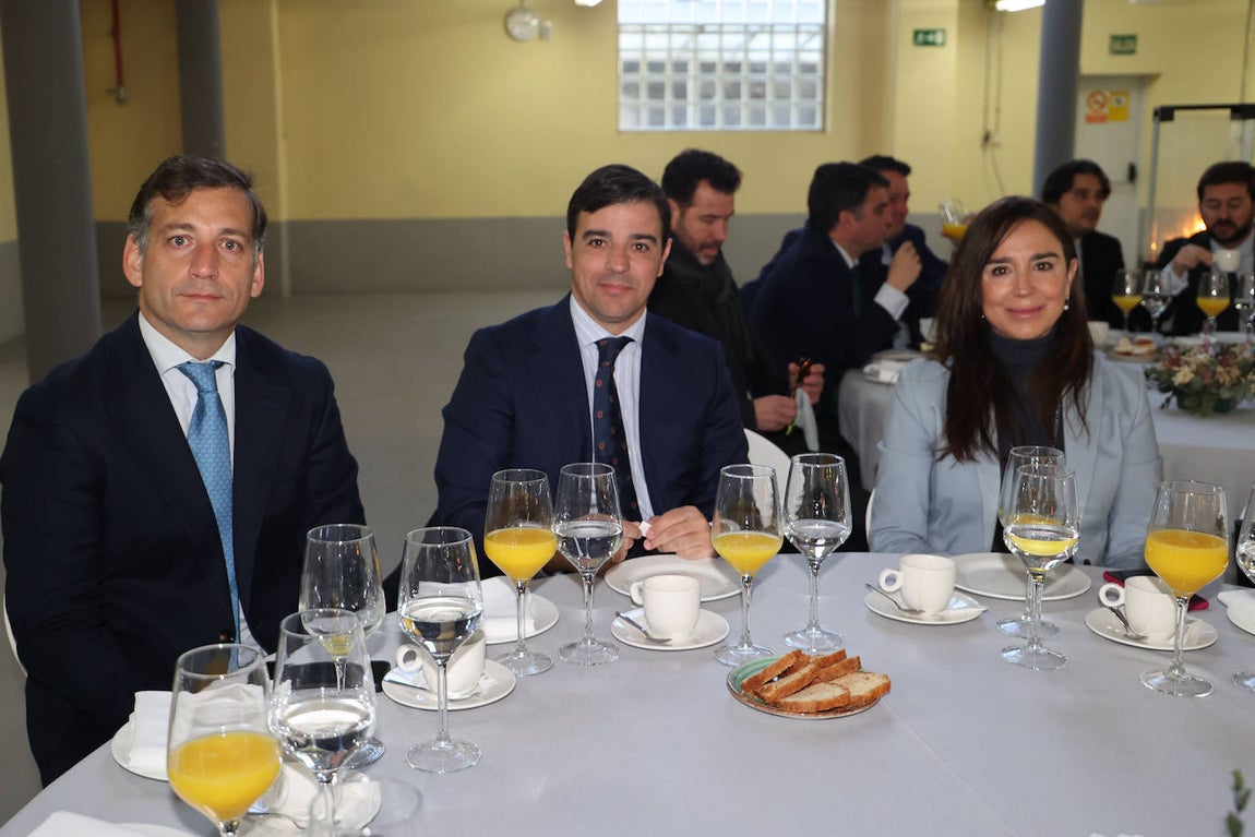 Álvaro Domínguez, Juan Manuel Montaño y Rosa Santos