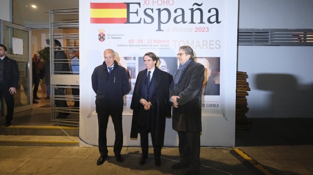 José María Soriano, alcalde de Tomares, José María Aznar e Ignacio Camacho