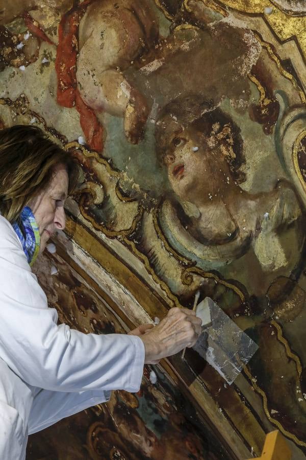Visita a la nueva fase de restauración de las pinturas murales de la capillita de San José
