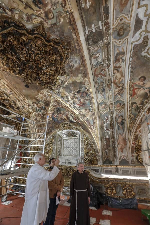Visita a la nueva fase de restauración de las pinturas murales de la capillita de San José