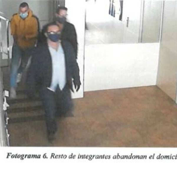 Detienen a un falso policía que desvalijaba viviendas en Sevilla y se escondía en una casa en primera línea de playa