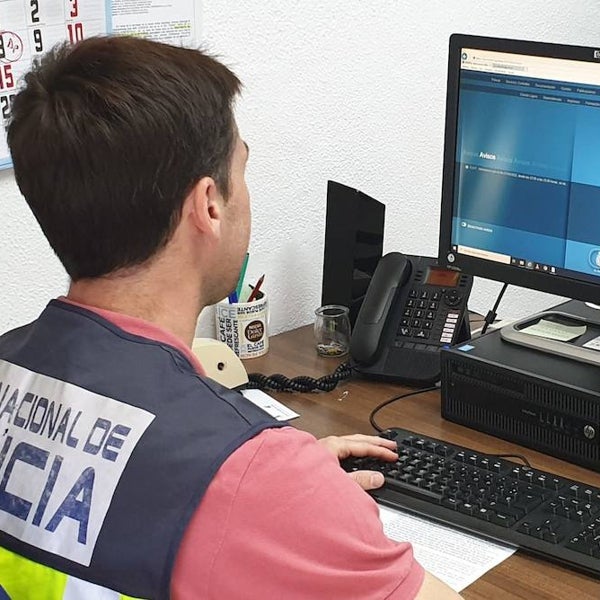 Detenidos en Sevilla tres menores por violar y robar a una chica en una casetilla junto a un centro comercial