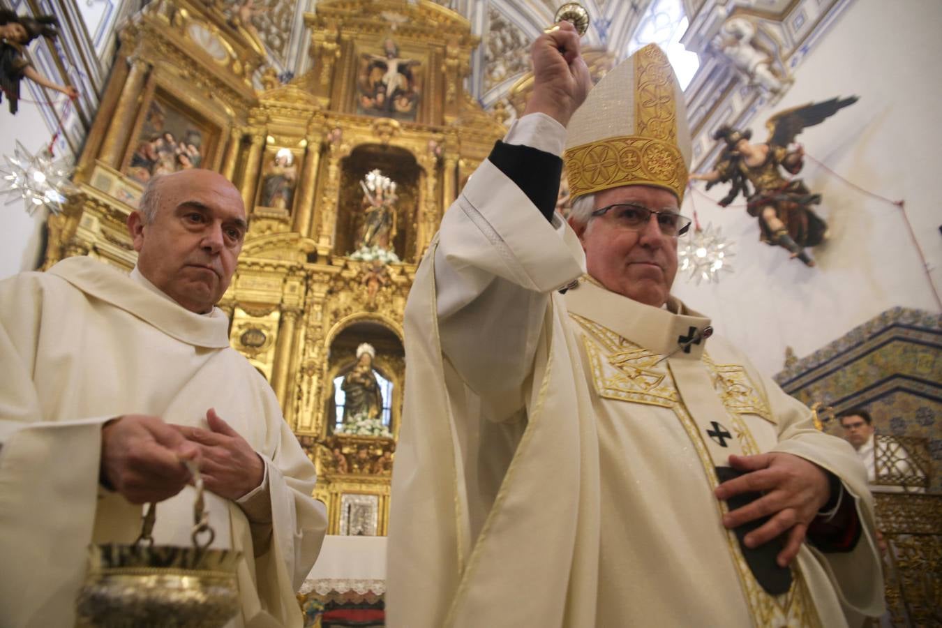 Monseñor José Ángel Saiz Meneses bendijo este viernes la iglesia del convento de Santa Clara, que abre al público tras su restauración
