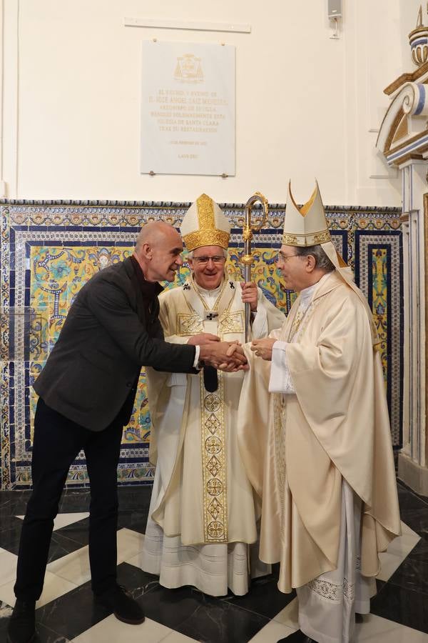 Monseñor José Ángel Saiz Meneses bendijo este viernes la iglesia del convento de Santa Clara, que abre al público tras su restauración