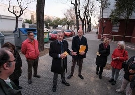 José Luis Sanz señala las carencias del barrio del distrito portuario