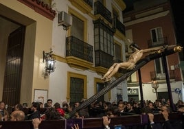 Las Siete Palabras recupera el vía crucis del crucificado, en fotos