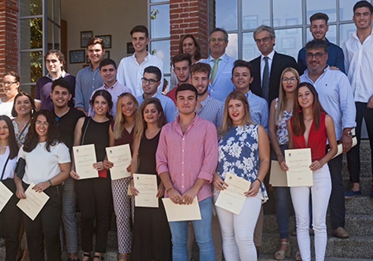 Alumnos de El Pedroso que han recibido becas de la Fundación José Manuel Lara