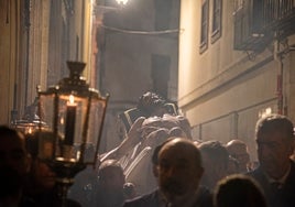 El viacrucis del Cristo de la Caridad de Santa Marta, en imágenes