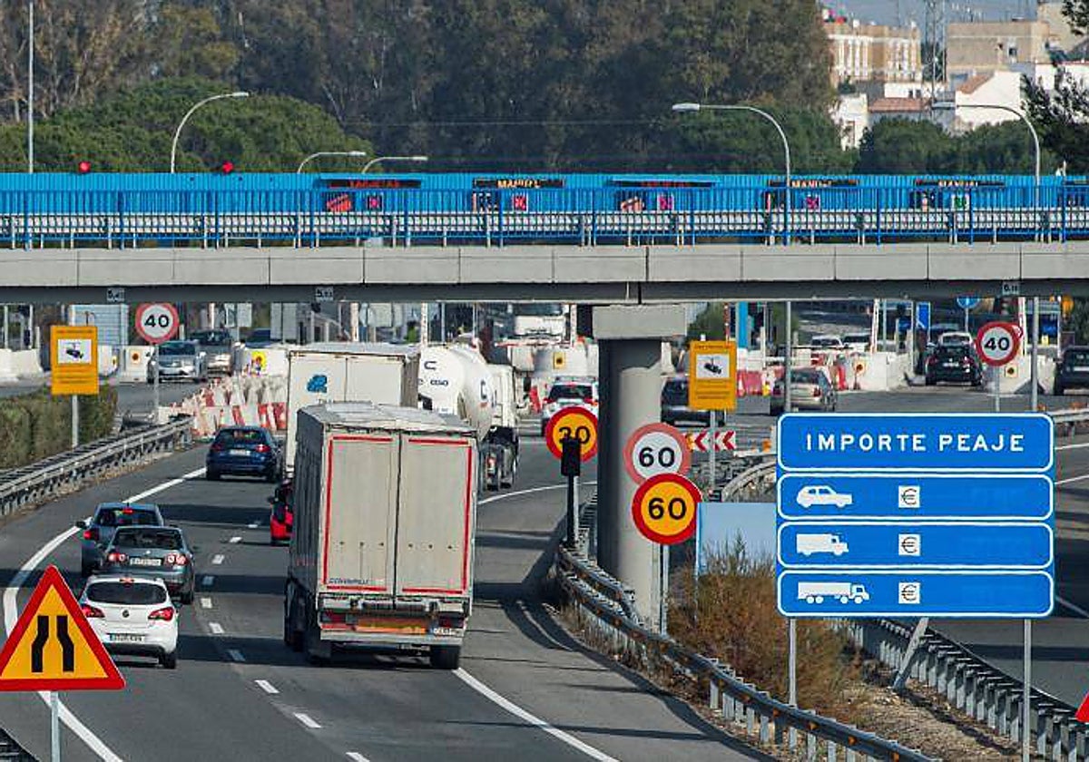 Imagen de archivo de las antiguas cabinas de peaje de la AP-4