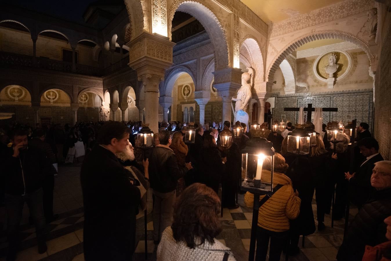 El tradicional viacrucis de la Pía Unión en la Casa de Pilatos