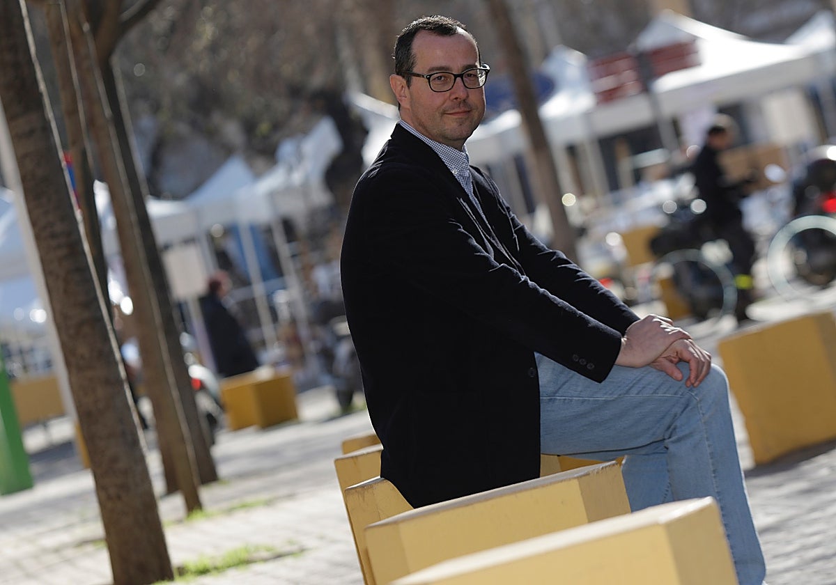 El periodista y escritor, Andrés González-Barba publica su primer libro de poemas