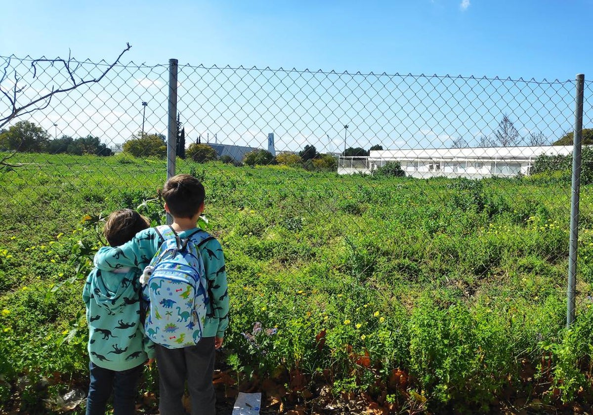 Parcela de Los Bermejales donde podría edificarse el instituto