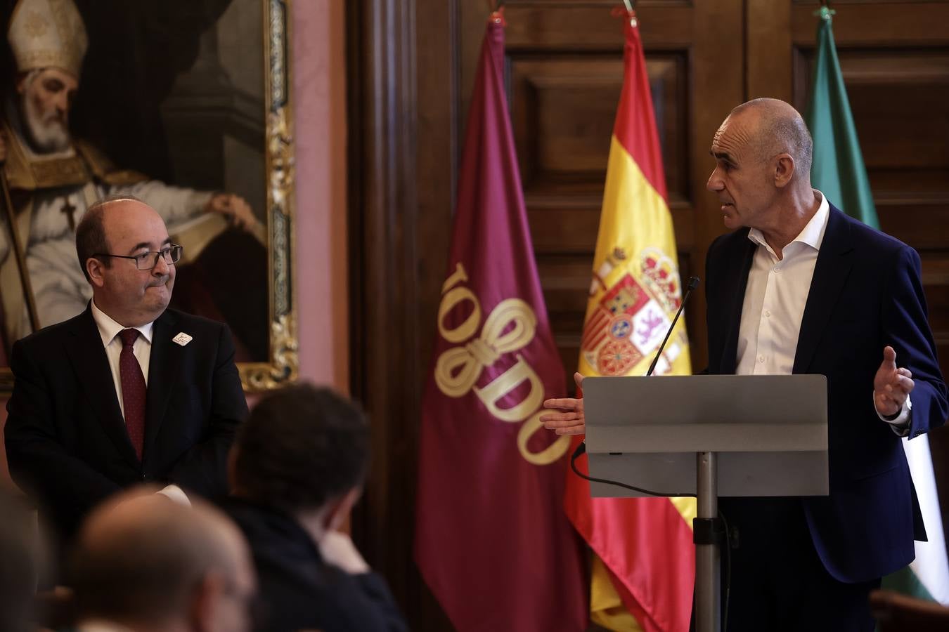 Unas 50 obras componen la exposición de arte sacro en el Ayuntamiento de Sevilla