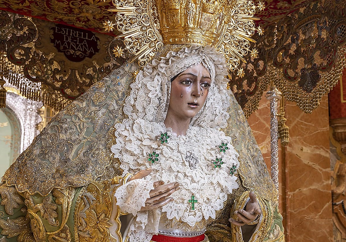 La Macarena en su paso