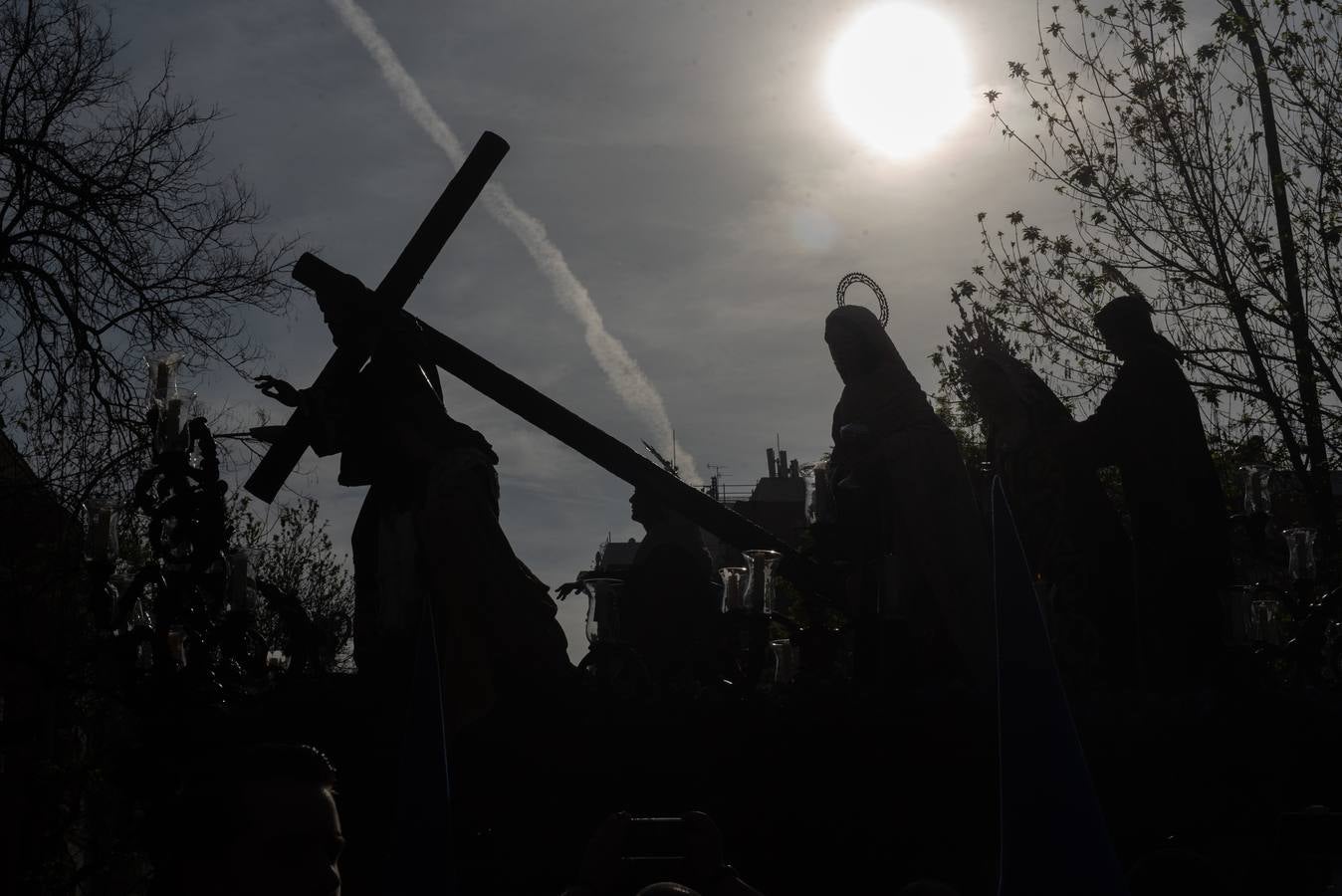 La hermandad de La Misión tuvo una estación de penitencia espléndida este Viernes de Dolores