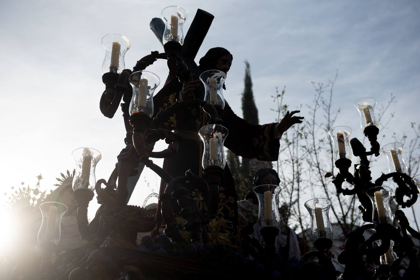 La hermandad de La Misión tuvo una estación de penitencia espléndida este Viernes de Dolores