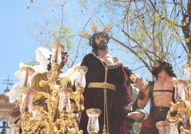 VÍDEO: Entrada en la Campana del misterio de Jesús Despojado el Domingo de Ramos de la Semana Santa de Sevilla 2023