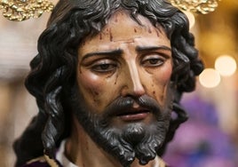 En vídeo, la entrada en la Campana del Cautivo de Santa Genoveva el Lunes Santo de la Semana Santa de Sevilla 2023