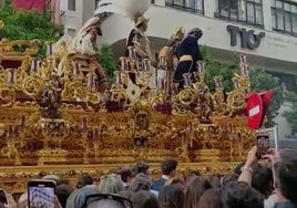 En vídeo: el percance del misterio de San Gonzalo en la calle San Pablo en este Lunes Santo