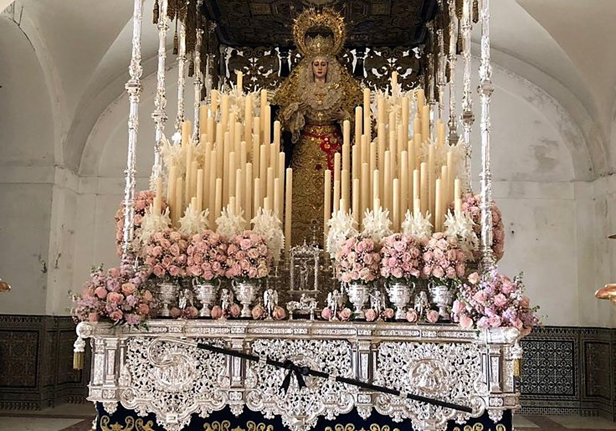El báculo del cardenal en el paso de palio