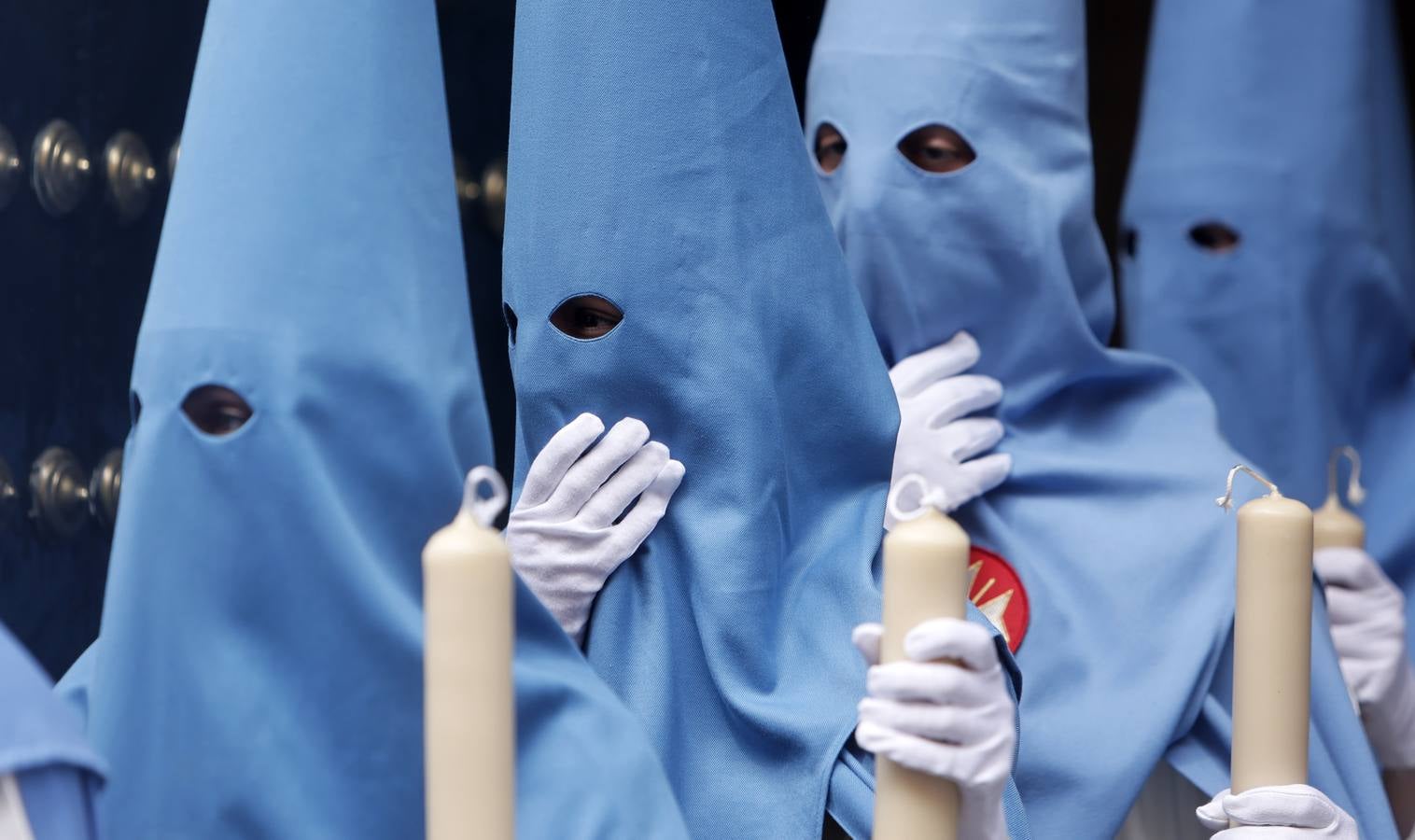 Salida de la hermandad de San Esteban en el Martes Santo de la Semana Santa de Sevilla 2023