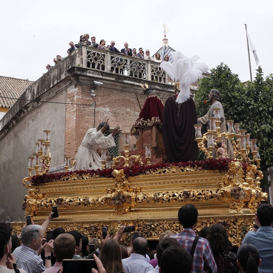 Salida de la hermandad de San Esteban en el Martes Santo de la Semana Santa de Sevilla 2023