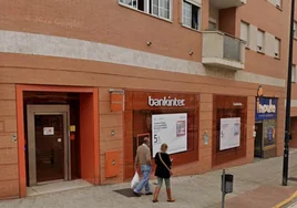 Atracan la sucursal de Bankinter en Montequinto