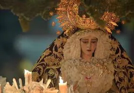 En vídeo, llega a la Campana la Virgen de la Caridad de la hermandad del Baratillo el Miércoles Santo