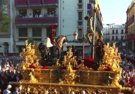 En vídeo, entrada en la Campana del misterio de la hermandad de la Lanzada el Miércoles Santo