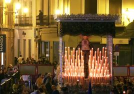 En vídeo: el romanticismo de la Virgen de Montserrat en su entrada en la plaza de la Campana