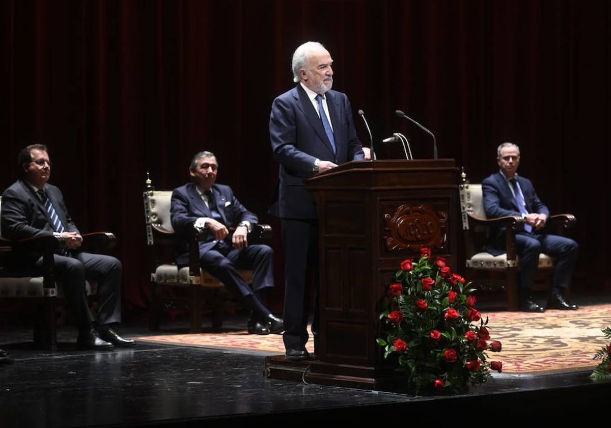 Santiago Muñoz, durante su pregón de este Domingo de Resurrección en el Teatro de la Maestranza