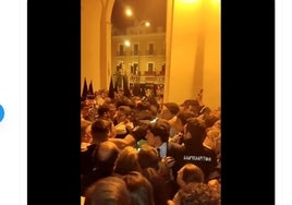 El suceso viral en la llegada del Señor de la Sentencia de la Macarena al arco el Sábado Santo