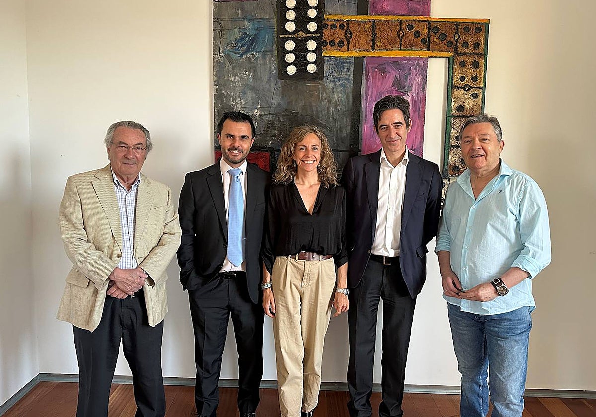 Los miembros del jurado del XIII Premio Iberoamericano de Poesía Hermanos Machado