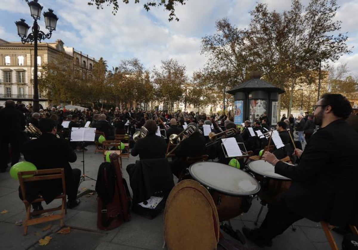 Concierto protesta de la Sinfómica de Sevilla en la Puerta Jerez