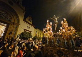 La entrada del Cachorro con banda de música, el broche de oro del Santo Entierro Grande de 2023