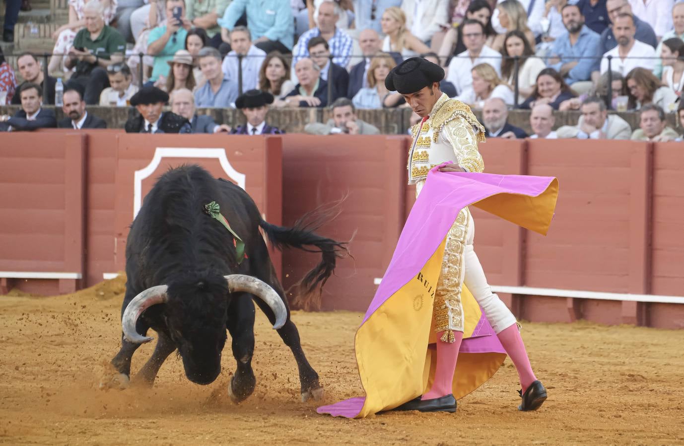 José Ruiz Muñoz, en la corrida del dieciséis de abril de 2023 en la Plaza de Toros de Sevilla 