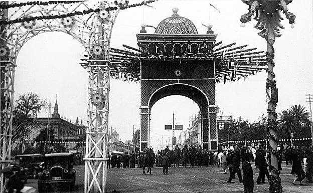 Portada de la Feria en la calle San Fernando