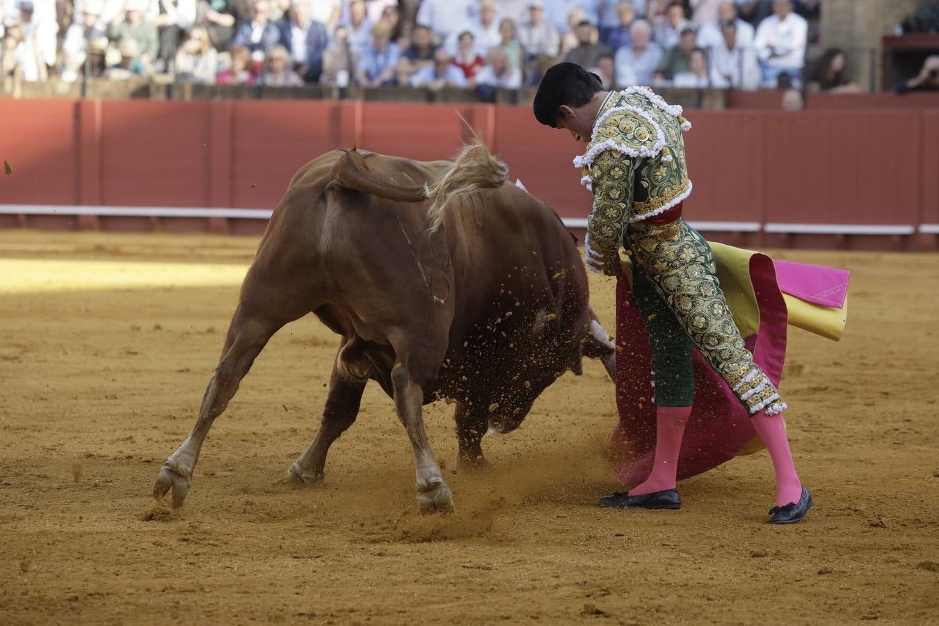 Alfonso Cadaval, con los dos astados de su lote 