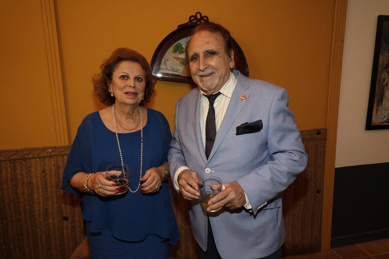 José Luis Montoya y Ascen Gallardo, en la recepción de la caseta de Miguel Gallego