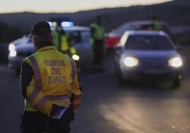 Muere un motorista al salirse de la vía en la A-4 en La Rinconada