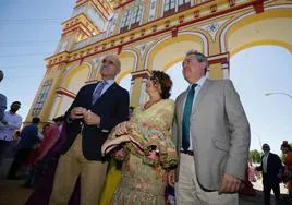Muñoz pide a los ciudadanos aparcar diferencias en la Feria de Abril de Sevilla y disfrutar