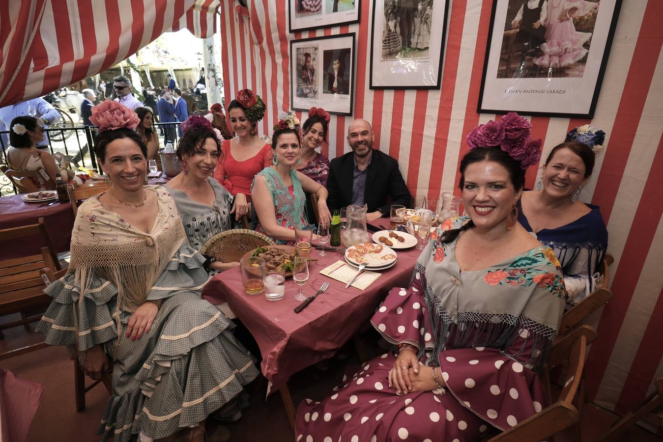 Calor y multitudes este lunes en el real de la Feria