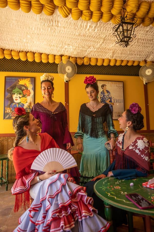 Calor y multitudes este lunes en el real de la Feria