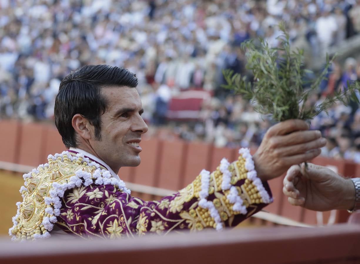 Emilio de Justo ha cortado dos orejas este lunes en la plaza de toros de Sevilla