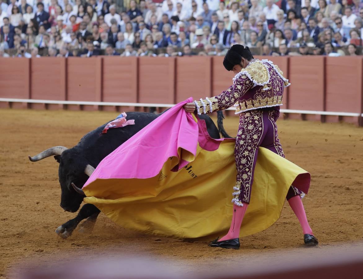 Emilio de Justo ha cortado dos orejas este lunes en la plaza de toros de Sevilla