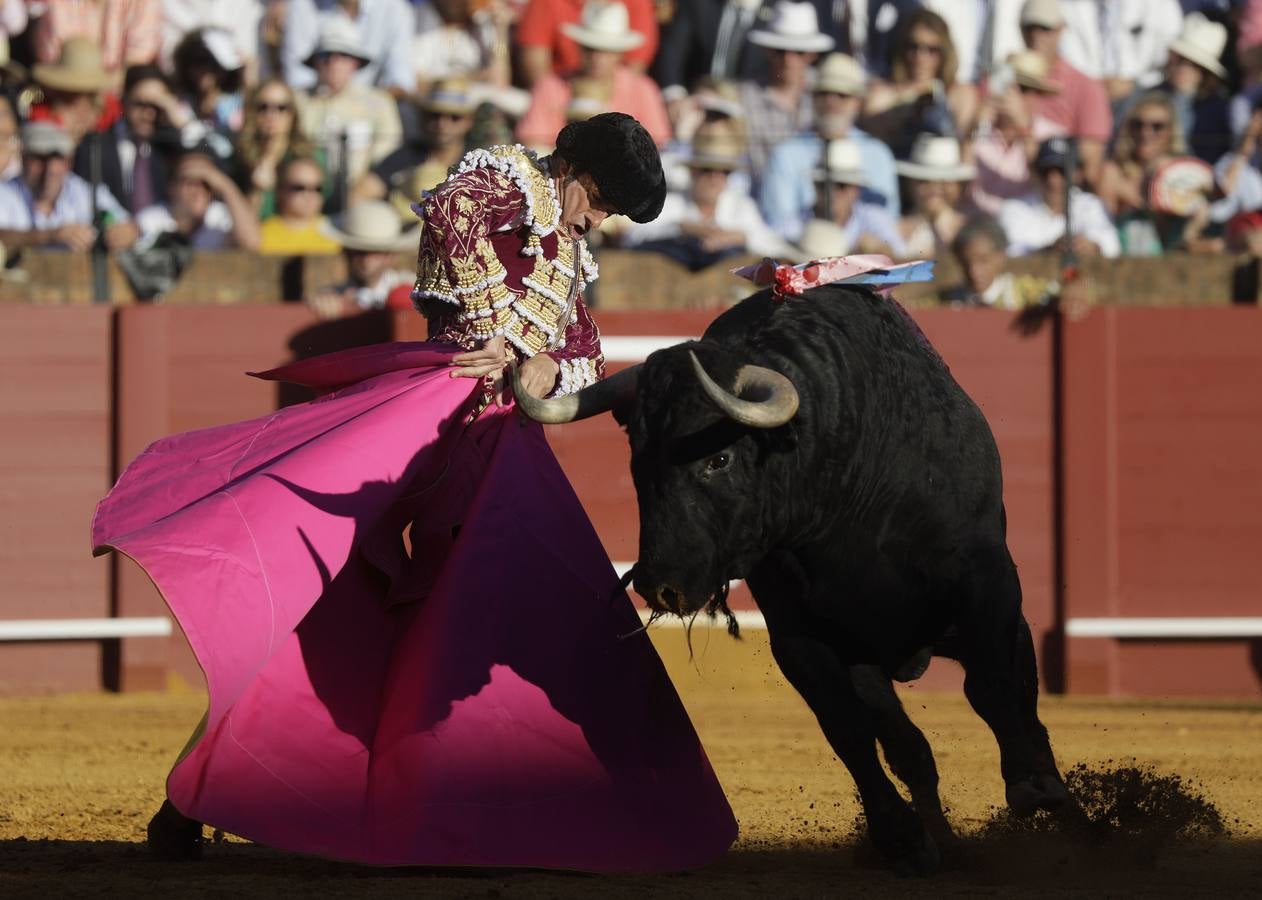 Emilio de Justo ha cortado dos orejas este lunes en la plaza de toros de Sevilla